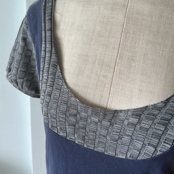 Sessa Wearables scoop neck top - Picture 2 of 8